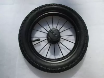 Kolečko ke kočárku kovové nafukovací černé 12" - s ložiskem.