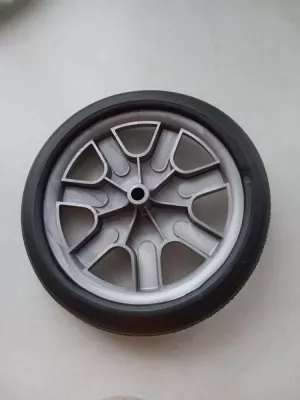 Kolečko ke kočárku pro panenky "8".