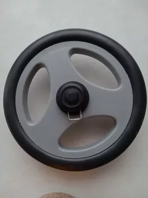 Kolečko na kočárek pro panenky "8".