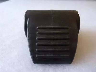 Pedál brzdy. Pedál brzdy.