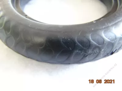 Pneu "pěna" 150. Pneu "pěna" 150.