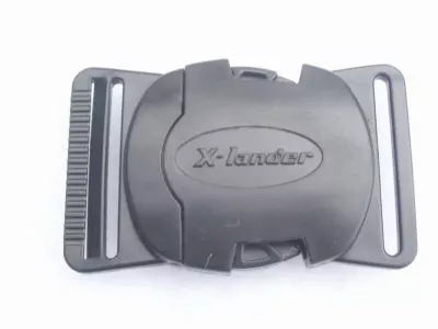 Přezka na bezpečnostní pás X-lander.