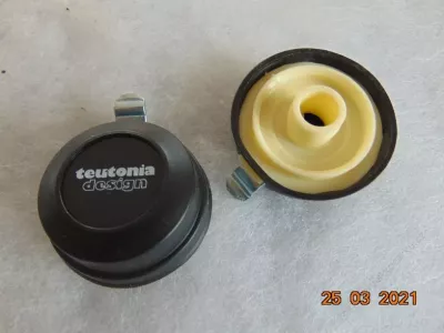 Střed kolečka TEUTONIA + pouzdro - ø 10 mm. Střed kolečka TEUTONIA + pouzdro - ø 10 mm.