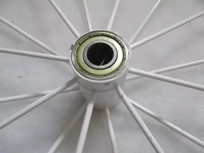 Kolečko ke kočárku kovové nafukovací 14" RETRO - s ložiskem. Kolečko ke kočárku kovové nafukovací 14" RETRO - s ložiskem.