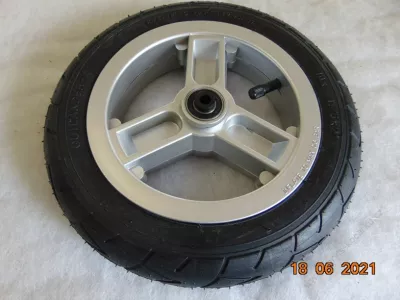Kolečko ke kočárku plastové nafukovací 10" - 165 B - stříbrné.