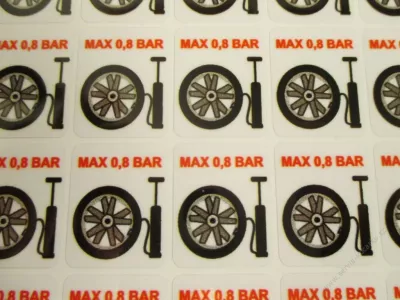Nálepka MAX 0,8 BAR transparentní.