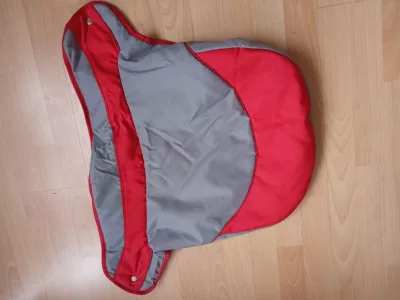 Nánožník na kočárek.