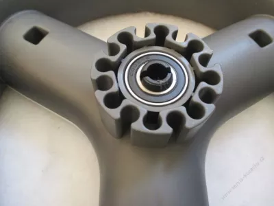 Kolečko plastové TAKO drifting 12" , šedo / bílá.