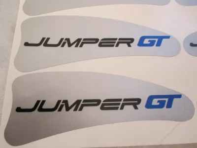 Nálepka JUMPER GT stříbrná.