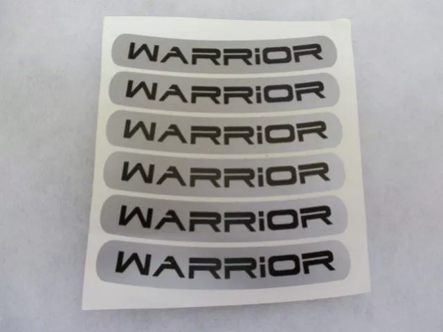 Nálepka WARRIOR stříbrná.