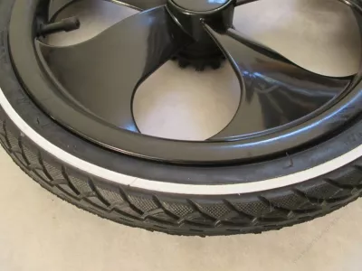 Plastové kolečko 14" černé.